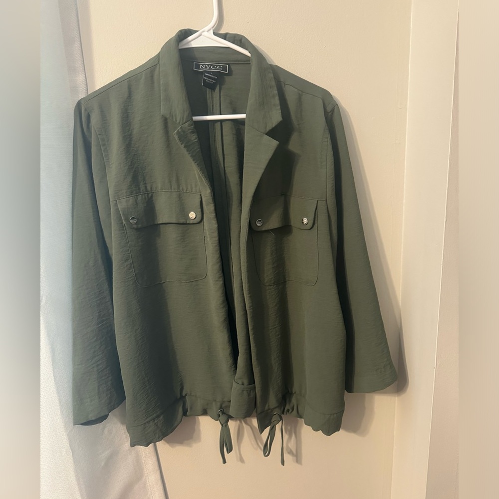 Green lightweight jacket